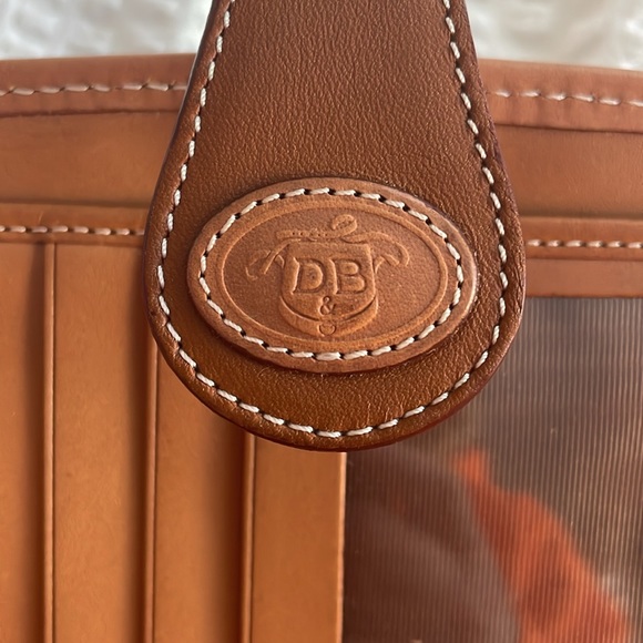 A Vintage Dooney and Bourke Wallet Color Light Brown - Picture 5 of 8